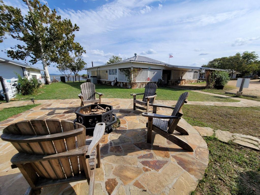 161 Alexander DR 1, Tow, TX 78672