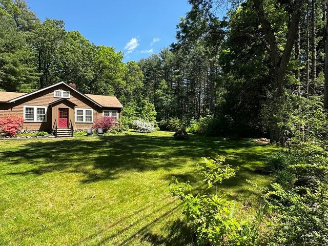 38 Rutland St, Carlisle, MA 01741