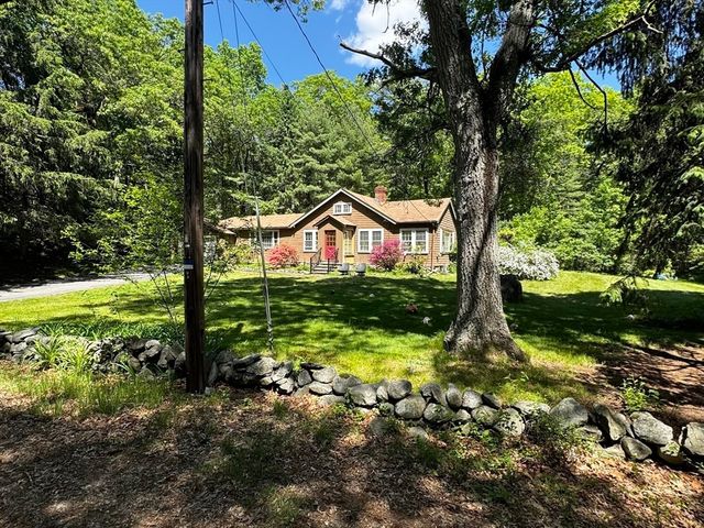 38 Rutland St, Carlisle, MA 01741