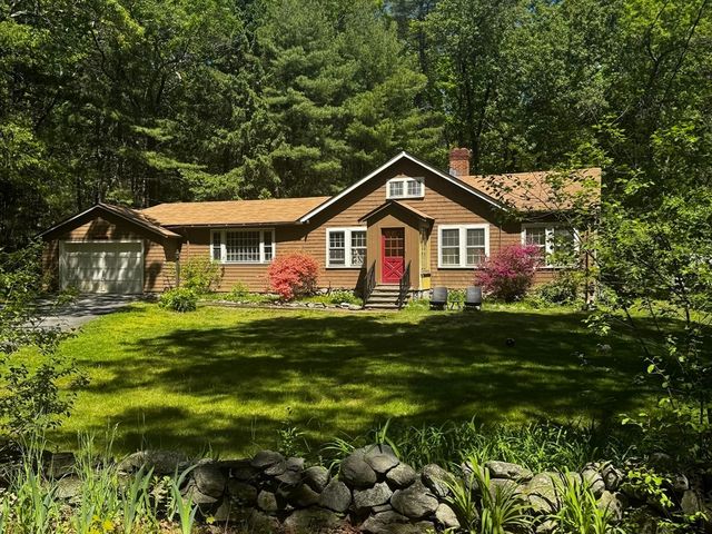 38 Rutland St, Carlisle, MA 01741