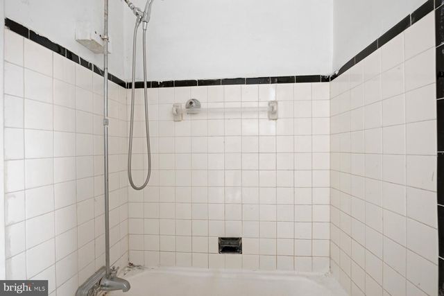 915 1ST ST, Baltimore, MD 21225