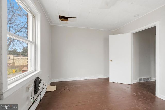 915 1ST ST, Baltimore, MD 21225