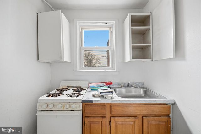 915 1ST ST, Baltimore, MD 21225