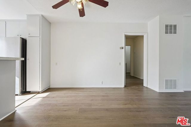 11121 Queensland Street H42, Los Angeles, CA 90034