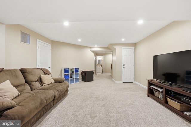 6005 CANTWELL ST, Gainesville, VA 20155