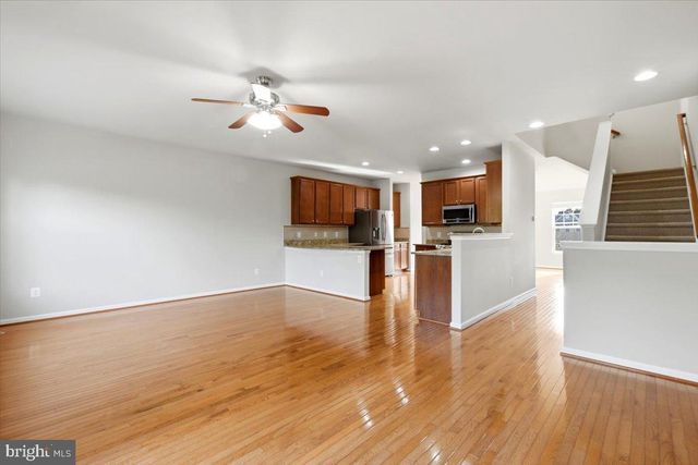 43350 WAYFARER SQ, Chantilly, VA 20152