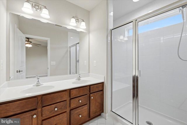 43350 WAYFARER SQ, Chantilly, VA 20152