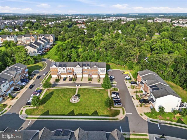 43350 WAYFARER SQ, Chantilly, VA 20152