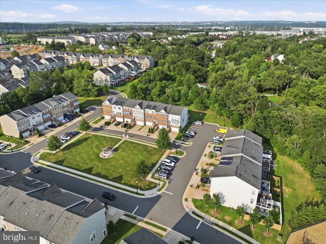 43350 WAYFARER SQ, Chantilly, VA 20152