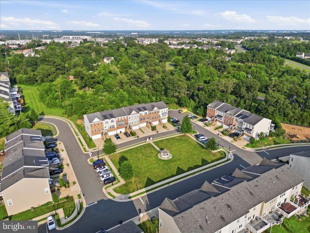 43350 WAYFARER SQ, Chantilly, VA 20152