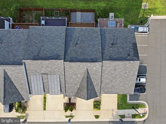 43350 WAYFARER SQ, Chantilly, VA 20152