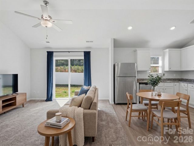 662 E Lamorak Place E, Richburg, SC 29729
