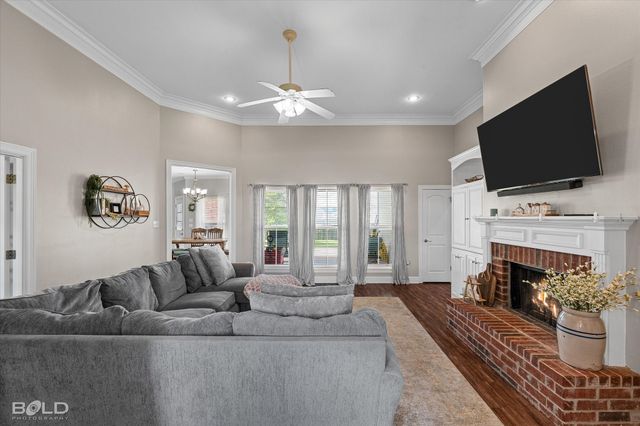 202 Clinton Drive, Stonewall, LA 71078