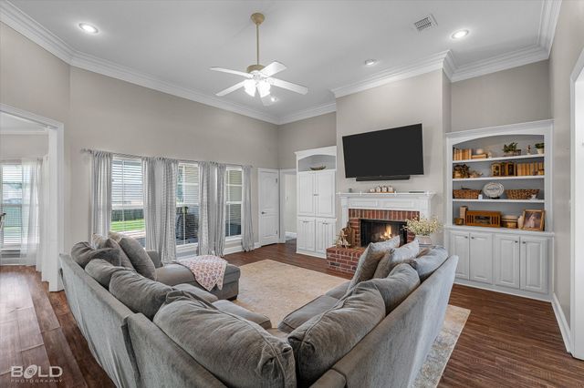 202 Clinton Drive, Stonewall, LA 71078