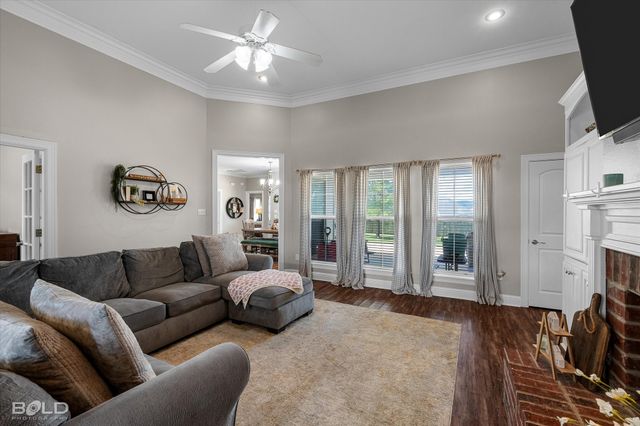 202 Clinton Drive, Stonewall, LA 71078