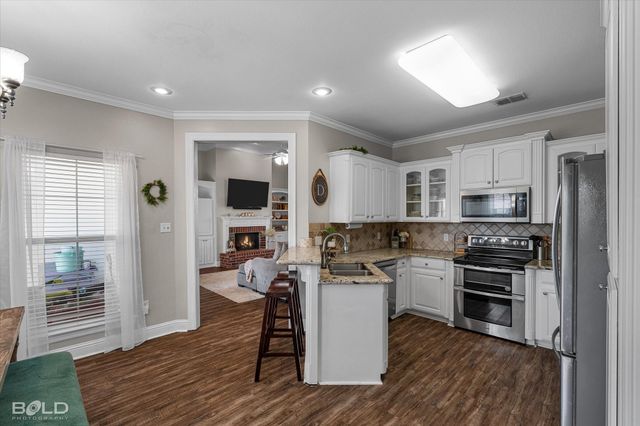 202 Clinton Drive, Stonewall, LA 71078