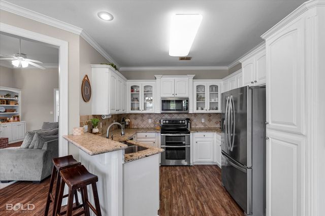 202 Clinton Drive, Stonewall, LA 71078