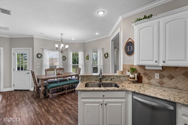 202 Clinton Drive, Stonewall, LA 71078