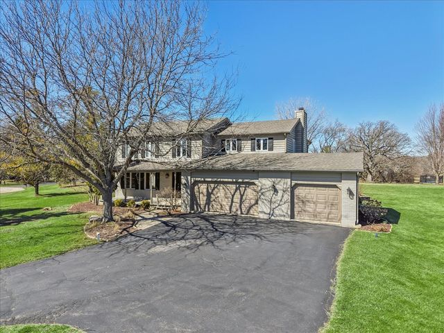 209 Mooregate Trail, Hawthorn Woods, IL 60047