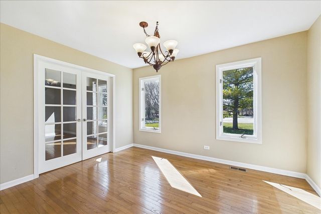 209 Mooregate Trail, Hawthorn Woods, IL 60047