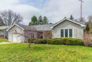 1009 HAMPTON Court, Mchenry, IL 60050