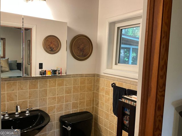 2704 Cove Circle NE, Brookhaven, GA 30319