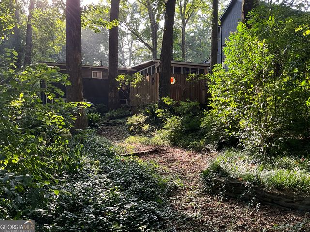 2704 Cove Circle NE, Brookhaven, GA 30319