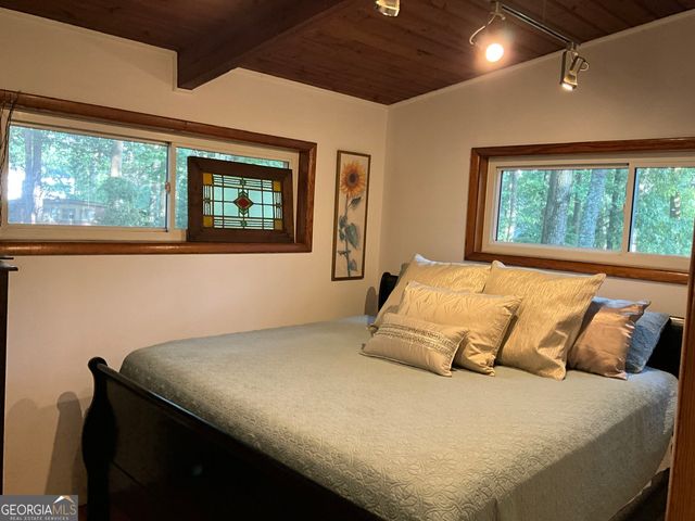2704 Cove Circle NE, Brookhaven, GA 30319