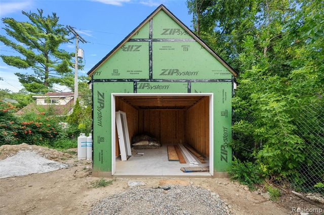 1221 Davis Avenue, Birmingham, MI 48009