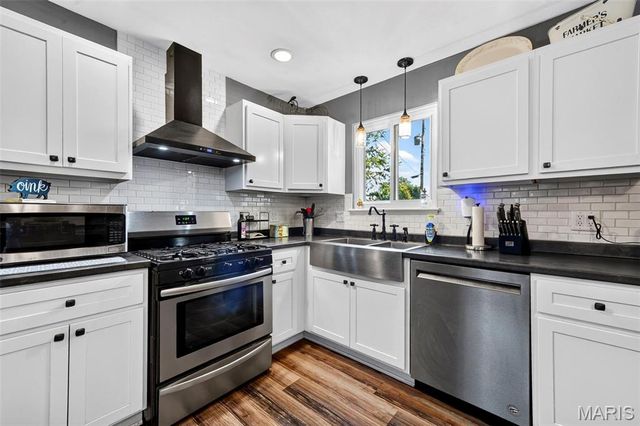 106 Paula Drive, St Charles, MO 63301