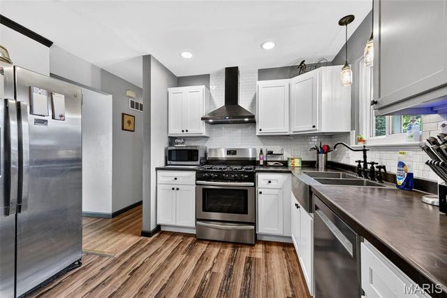 106 Paula Drive, St Charles, MO 63301