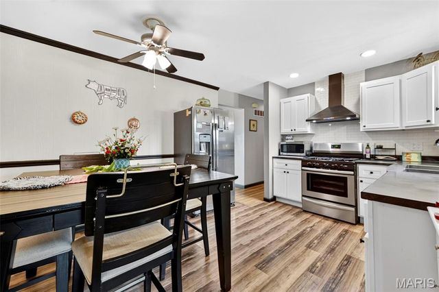 106 Paula Drive, St Charles, MO 63301