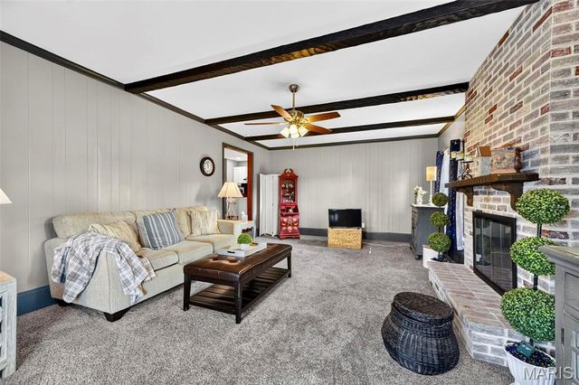 106 Paula Drive, St Charles, MO 63301