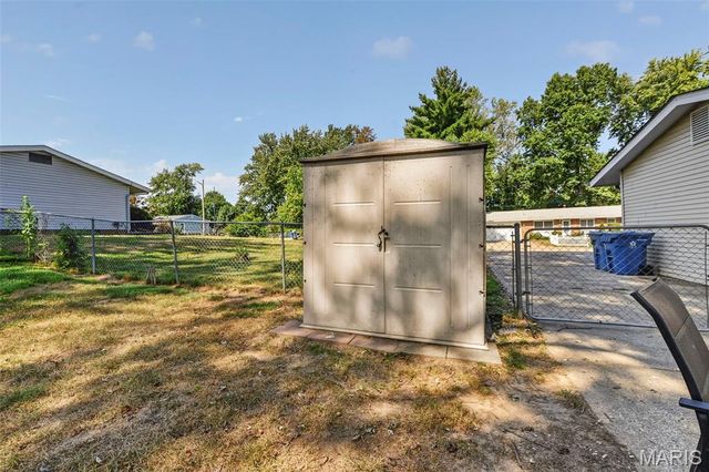 106 Paula Drive, St Charles, MO 63301