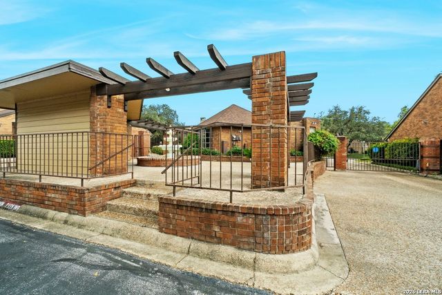 3605 Hidden Dr Apt F4, San Antonio, TX 78217