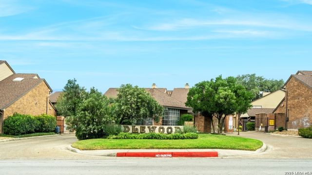 3605 Hidden Dr Apt F4, San Antonio, TX 78217