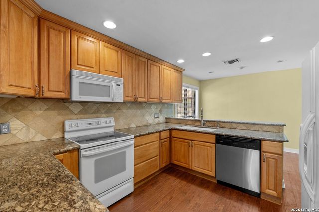 3605 Hidden Dr Apt F4, San Antonio, TX 78217