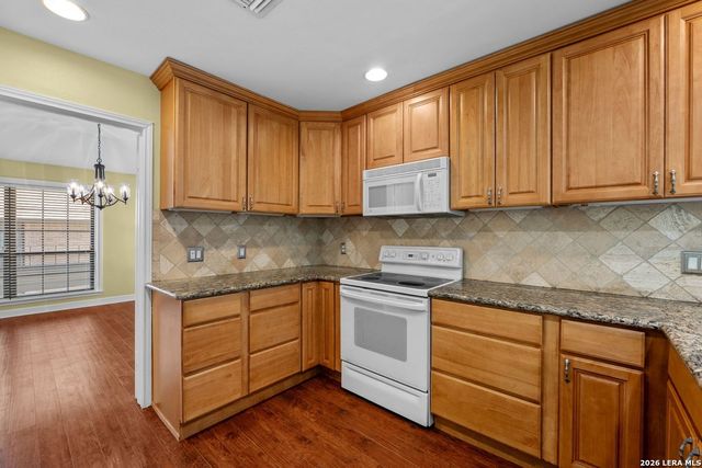 3605 Hidden Dr Apt F4, San Antonio, TX 78217