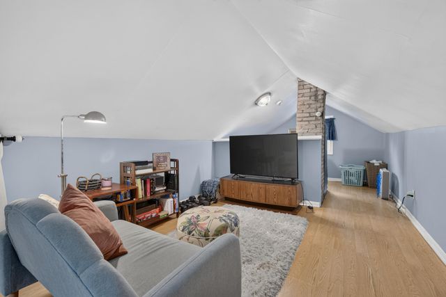 302 Hill Street, Jackson, MI 49202