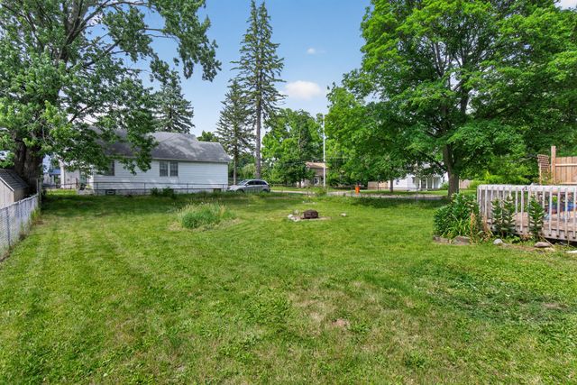 302 Hill Street, Jackson, MI 49202
