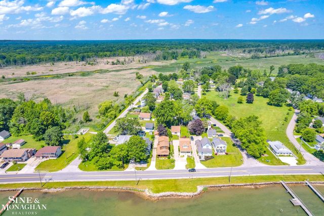 9898 N River Road, Clay, MI 48001