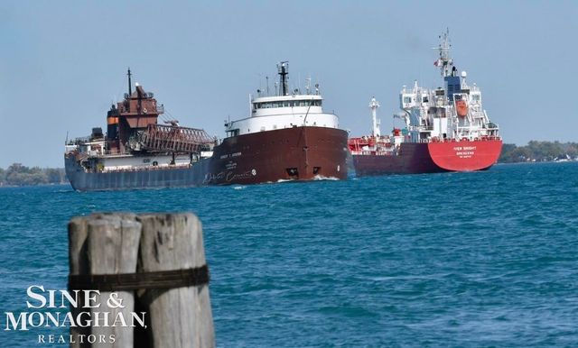 9898 N River Road, Clay, MI 48001