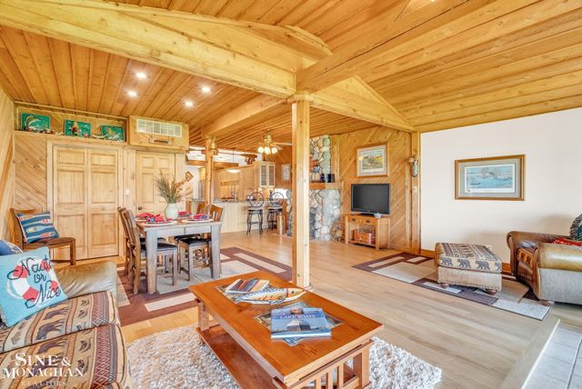 9898 N River Road, Clay, MI 48001