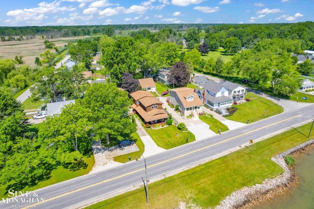 9898 N River Road, Clay, MI 48001