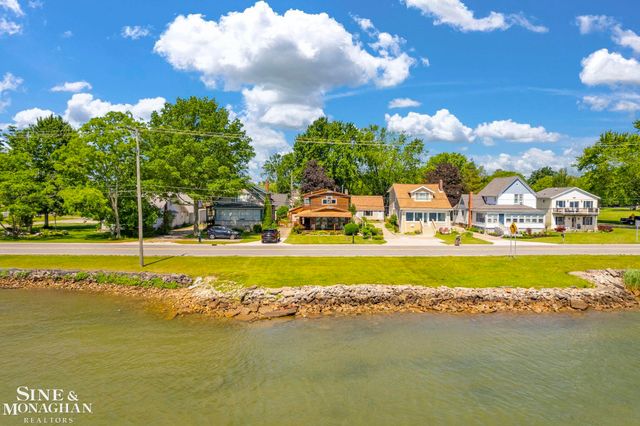 9898 N River Road, Clay, MI 48001