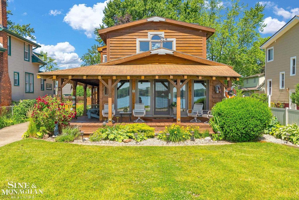 9898 N River Road, Clay, MI 48001