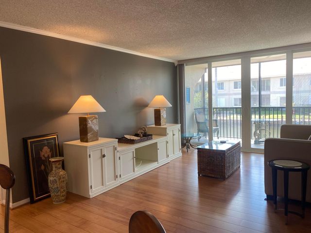 1 Royal Palm Way 201, Boca Raton, FL 33432