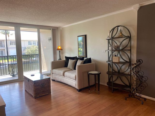 1 Royal Palm Way 201, Boca Raton, FL 33432