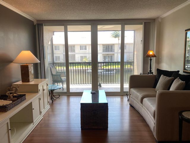 1 Royal Palm Way 201, Boca Raton, FL 33432