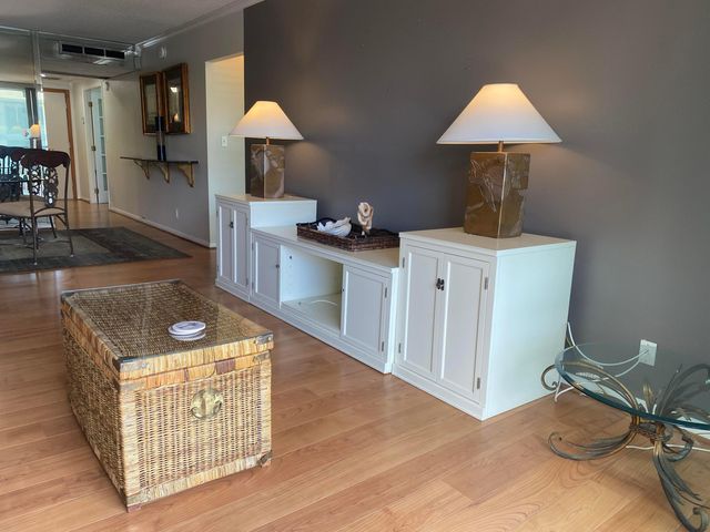 1 Royal Palm Way 201, Boca Raton, FL 33432